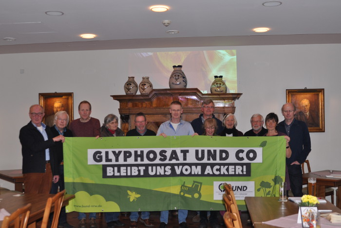 Bei der Jahreshauptversammlung des BUND Warendorf gab es einen Vortrag zu "Glyphosat und Co - Bleib uns vom Acker!"